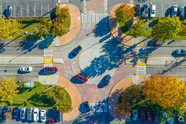 Issaquah Commons has access to retail shopping and dining next to Squak. Mountain.