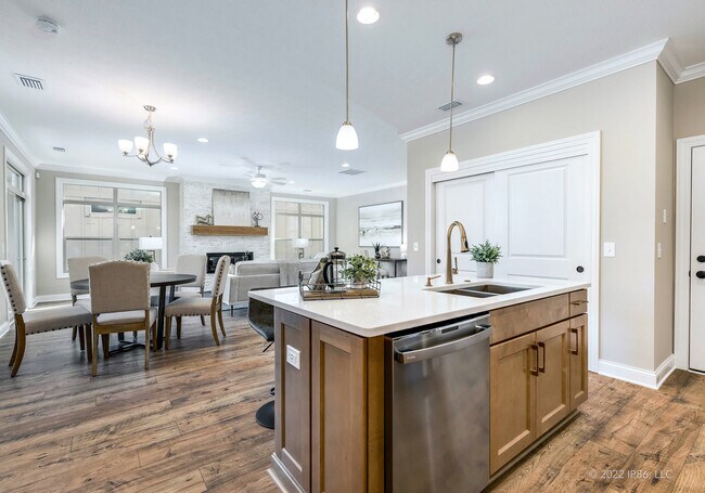 1008 NW Creekside Dr unit 37637625, Waukee, IA 50263 - photo 7