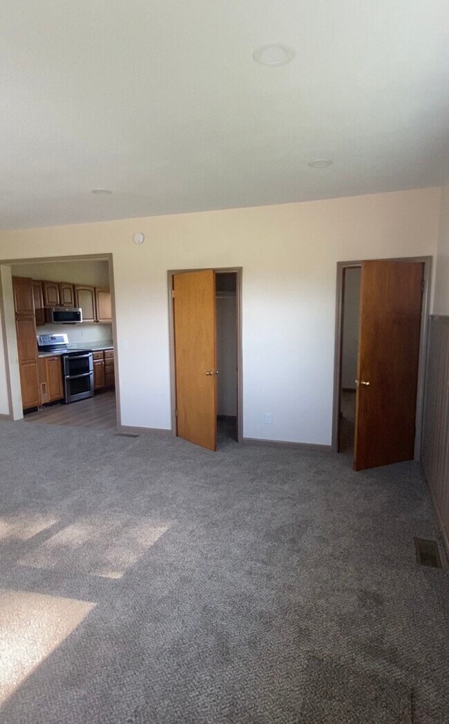 105 Wapak St Unit Suite #2, Wapakoneta, OH 45895
