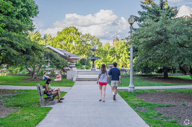 The fountain in Wicker Park draws a crowd.