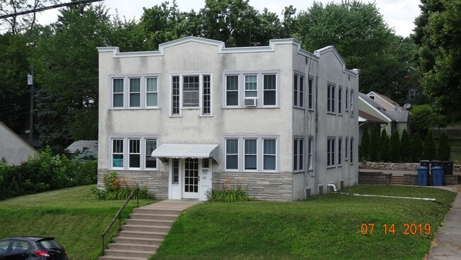 1221 29th Ave NE unit 4, Minneapolis, MN 55418 - photo 2