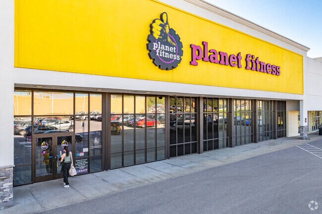 Planet Fitness is a popular fitness center   located near Yates Crossing.