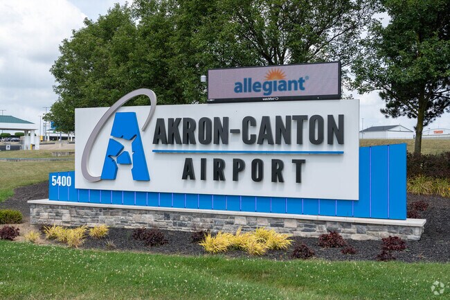 Canal Fulton residents havre convenient access to Akron - Canton Airport.