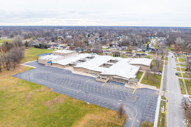 Beiriger Elementary School has parking for staff and guests.