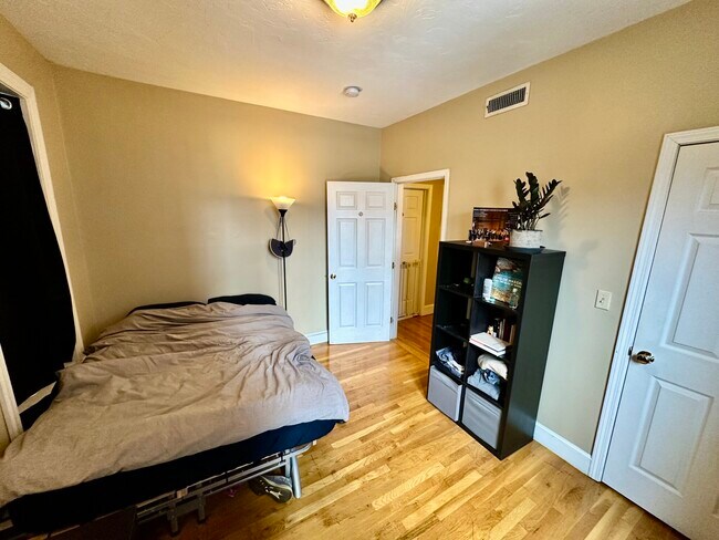 17 Highgate St unit 6, Allston, MA 02134 - photo 3
