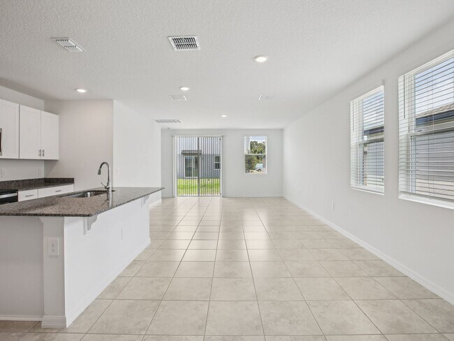 3904 Giorgio Dr, Winter Haven, FL 33884 - photo 3