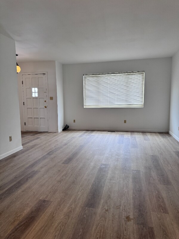 303 Highland Dr, Englewood, OH 45322