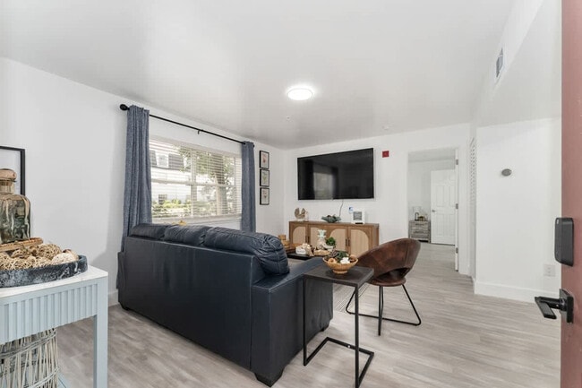 2360 SW Archer Rd unit ID1355835P, Gainesville, FL 32608 - photo 2