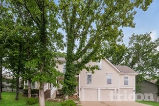 413 NW Highcliffe Dr, Lee's Summit, MO 64081