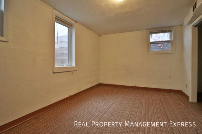 1113 W 9th St, Sioux Falls, SD 57104 - photo 7