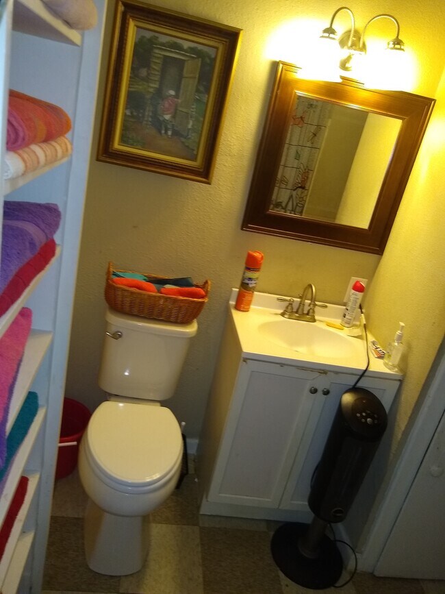 5014 Mallow St unit 4, Houston, TX 77033 - photo 6