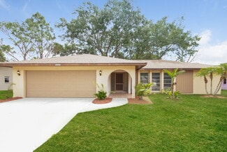 4248 Dryden Cir, Sarasota, FL 34241