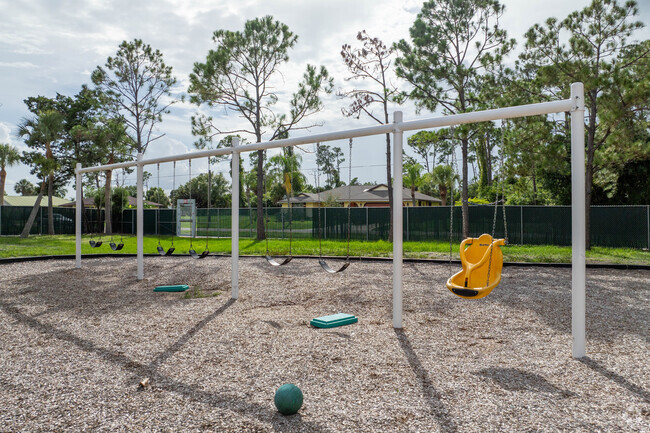 Kingsway Elementary School has a student teacher ratio of 17:1.