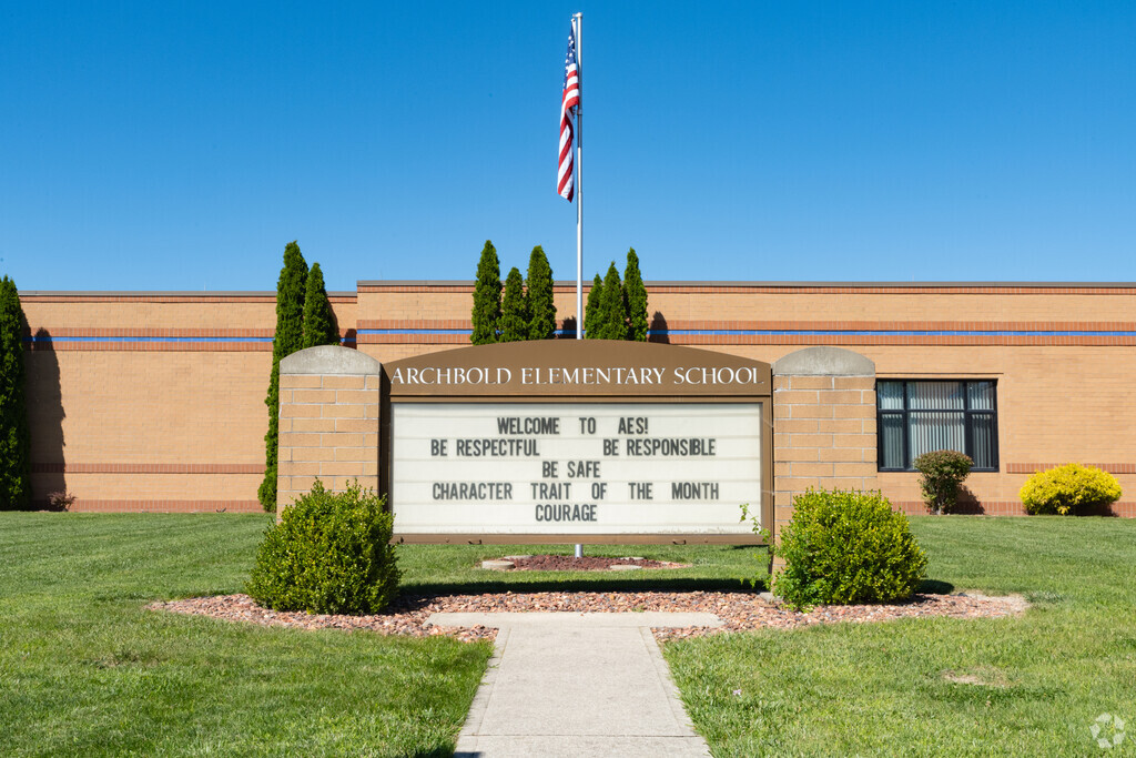Archbold Elementary School provides education to the little residents in 
Archbold