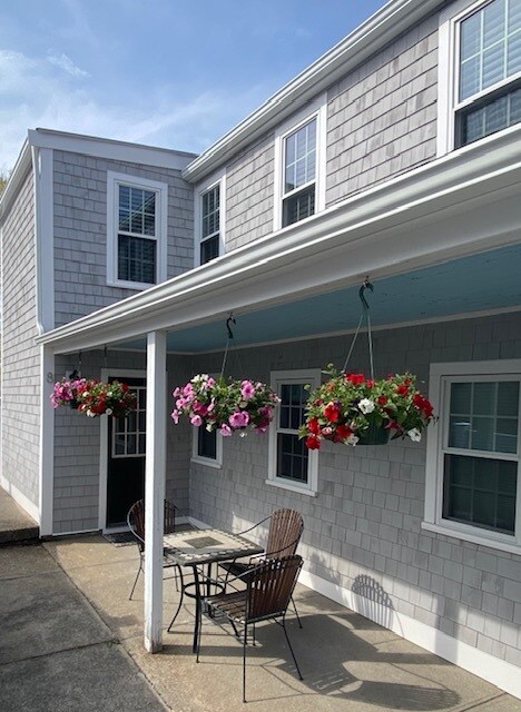 8 Howland St unit 2, Plymouth, MA 02360 - photo 3