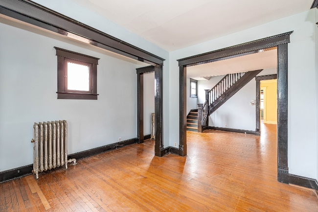 977 Woodruff Pl Dr E, Indianapolis, IN 46201 - photo 2