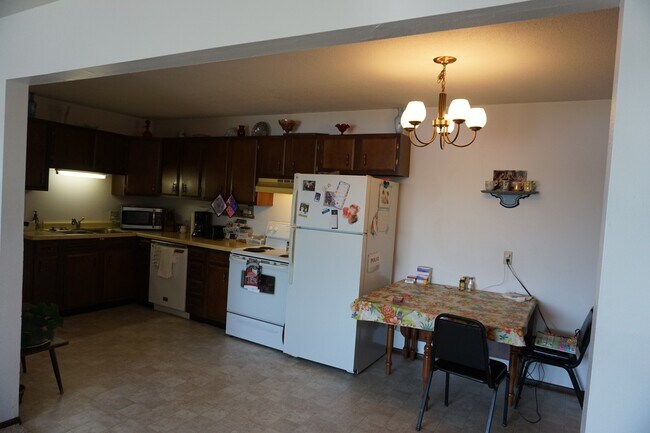 411 River St NE unit 1, Warroad, MN 56763 - photo 5