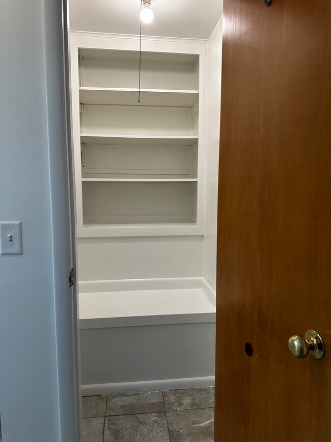 3030 Hardale Blvd unit 2 Upper, Ottawa Hills, OH 43606 - photo 7