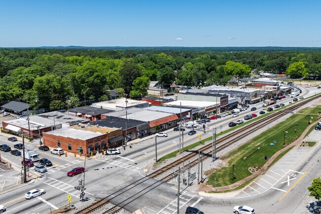 Fairplay is minutes from local shopping strips in nearby Villa Rica.