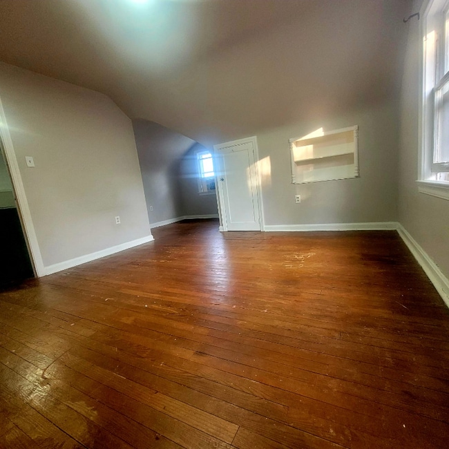 5713 South Blvd, Maple Heights, OH 44137 - photo 3