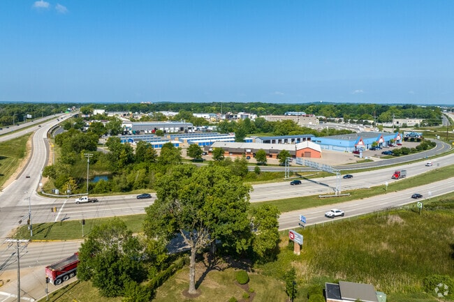 Commuters in Hawthorne have an easy time, being so close to both Highways 51 and 30.