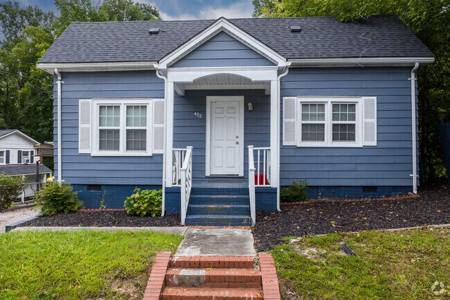Small cottages can be found throughout the Spaulding community.