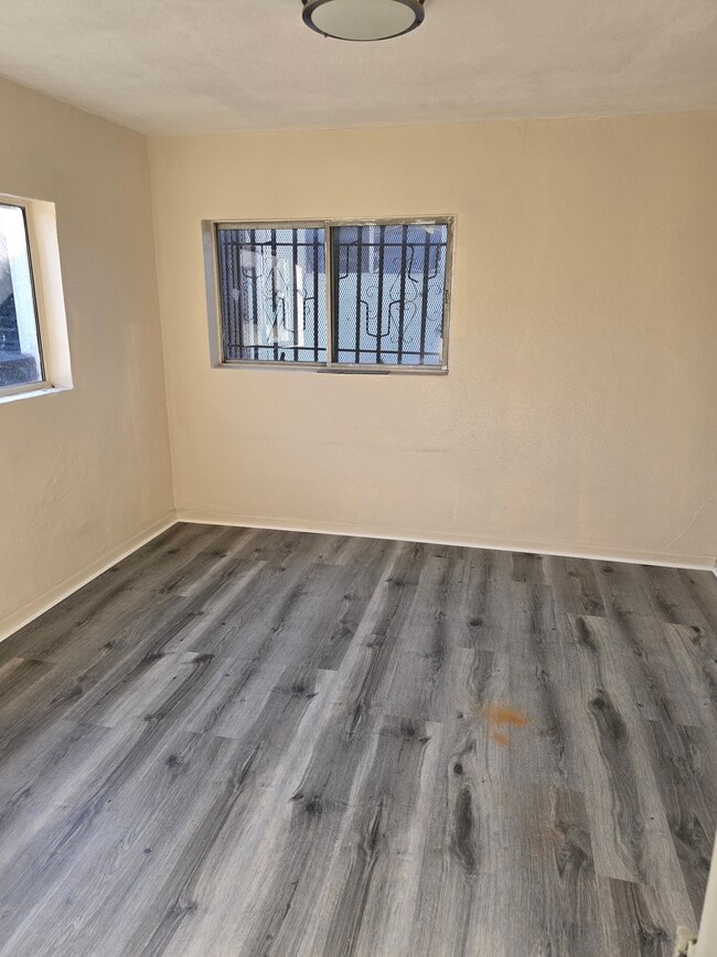 9911 S Avalon Blvd unit B, Los Angeles, CA 90003 - photo 5