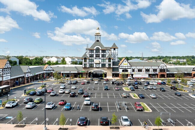 The Village Center serves the community of Floris with it's many stores and restaurants.