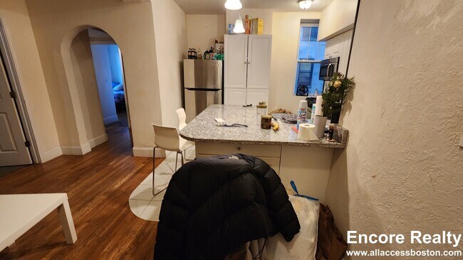 2016 Commonwealth Ave unit 2001 - 5, Brighton, MA 02135 - photo 2