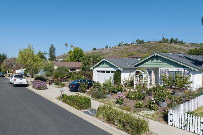 El Encanto Heights has a wide range of homes to choose from.