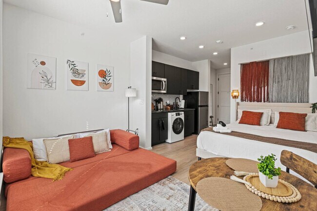 596 W 9th St unit ID1335765P, Dallas, TX 75208 - photo 4