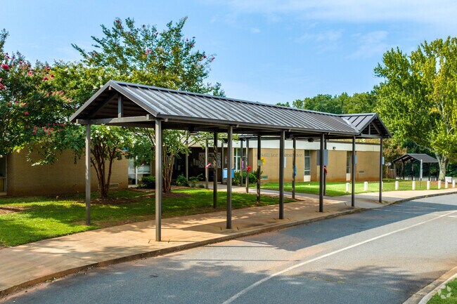 Albemarle Elementary School drop off in Charlotte, NC.