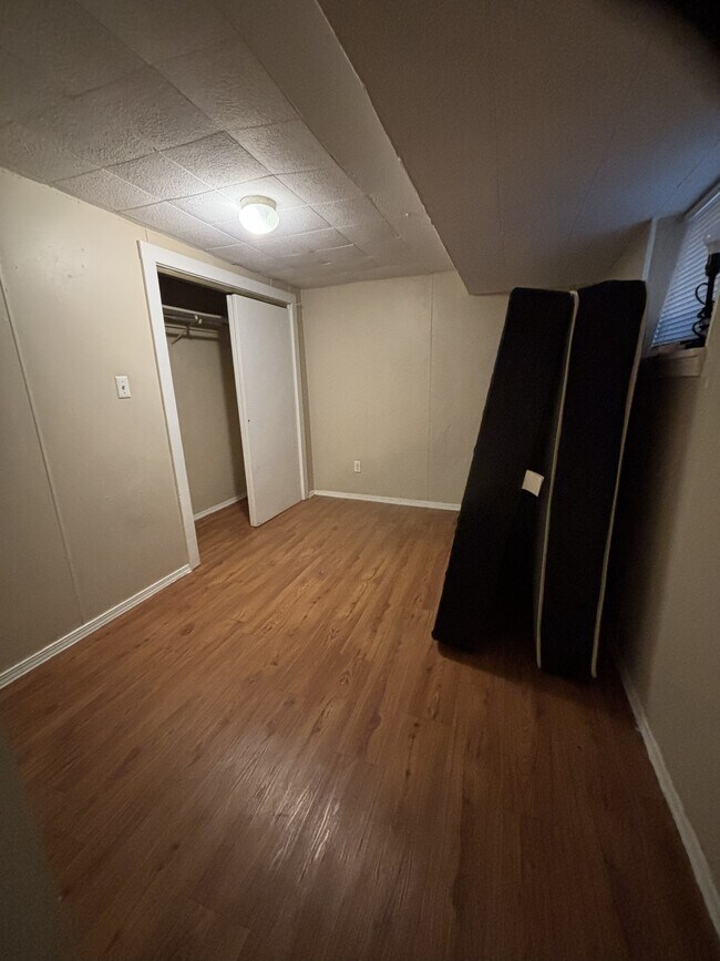 318 N 41st St unit 318B, Milwaukee, WI 53208 - photo 4