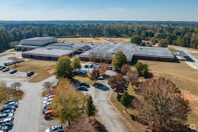 Clements Middle School serves kids from 6th to 8th grade.