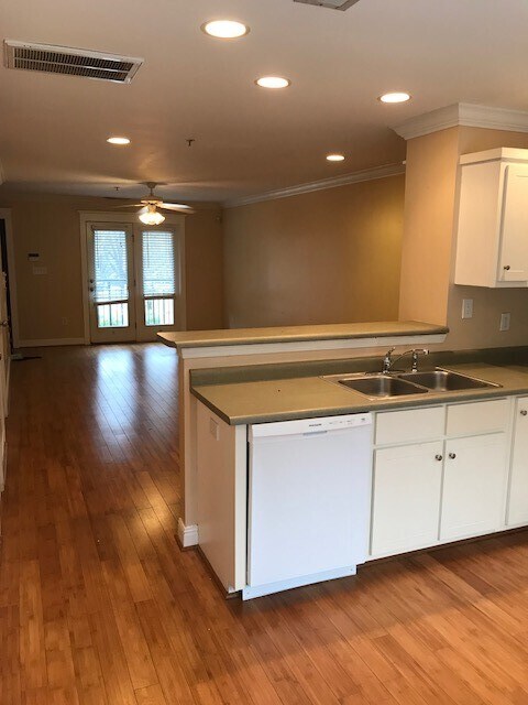 660 Barnett Shoals Rd unit 223, Athens, GA 30605 - photo 4