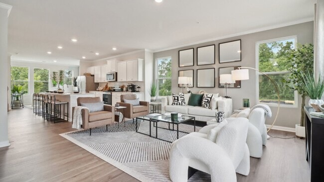 226 College Cir, Hapeville, GA 30354 - photo 3