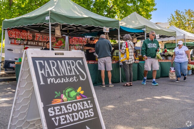 Fresh produce lines the stalls at Walnut Creek Farmer’s Market near Diablo Hills.