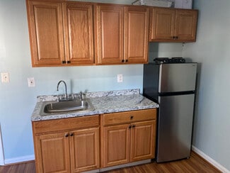 322 Kirby St, Manassas Park, VA 20111