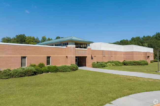 Lindley Middle School welcomes grades 6-8.