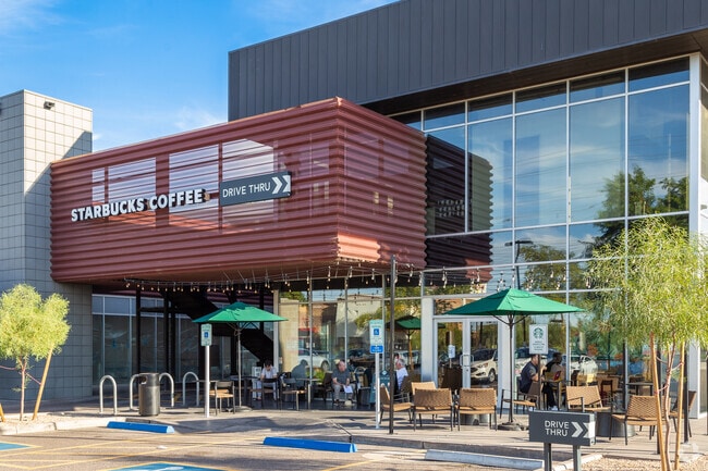 North Tempe residents are in close proximity to retail stores.