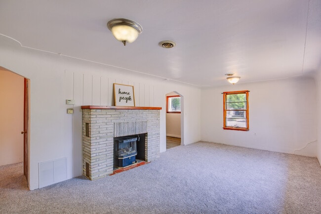 519 E 6th St, Laurel, MT 59044 - photo 4