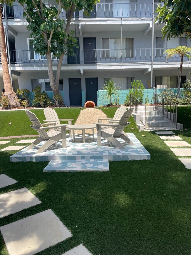 LUXURY LIVING AT AN AFFORDABLE PRICE, Los Angeles, CA 90034 - photo 6