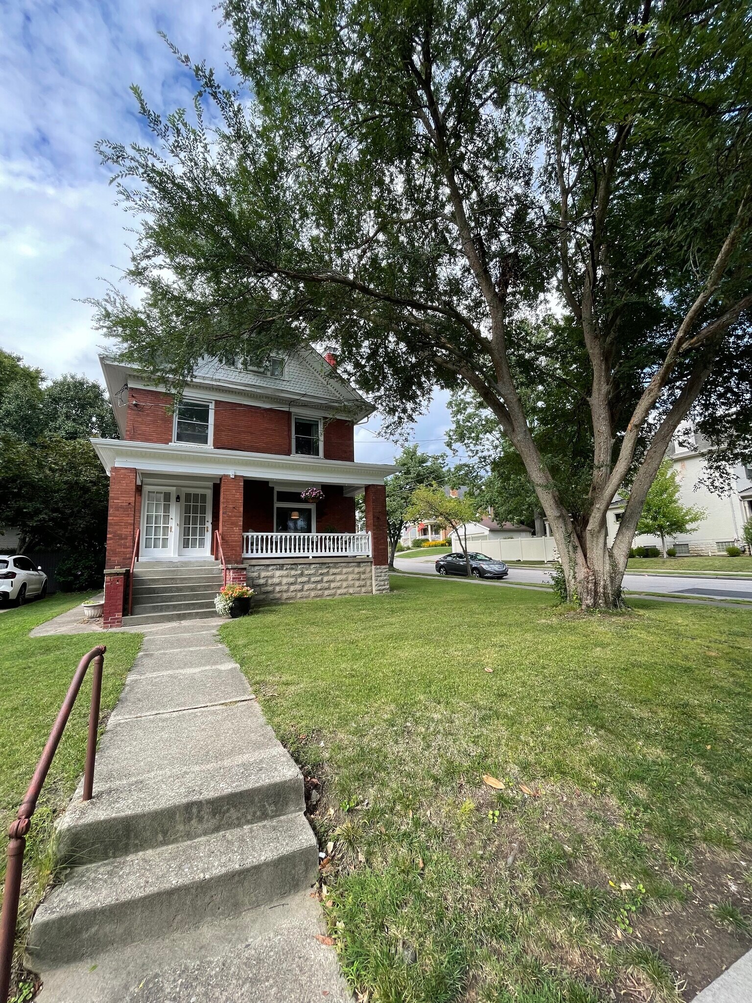 2860 Erie Ave unit 1, Cincinnati, OH 45208 - photo 1