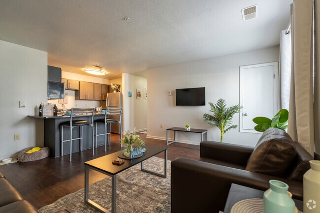 2BD, 2BA - 854SF - Emerald - Dining/Living Room