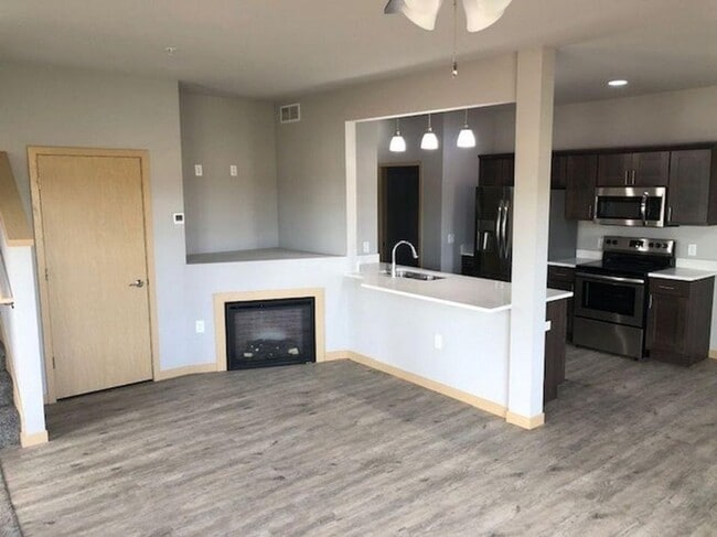 6058 Driscoll Dr, Madison, WI 53718 - photo 2