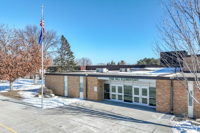 Pine Hill Elementary School has a student-teacher ratio of 15 to 1.