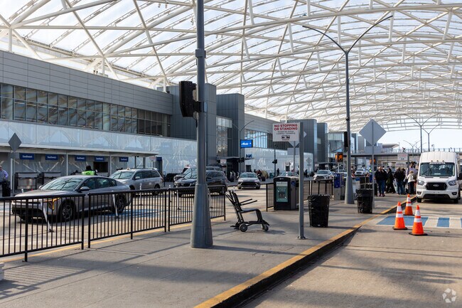 Hartsfield-Jackson Atlanta International Airport is a 30 minute drive from Dunwoody.