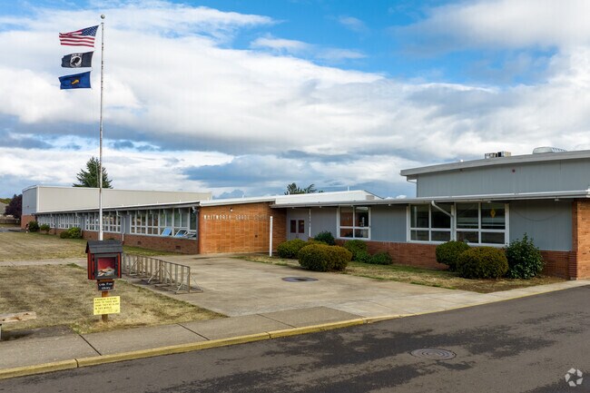 Whitworth Elementary School is next to the high school in the Downtown Dallas Neighborhood.