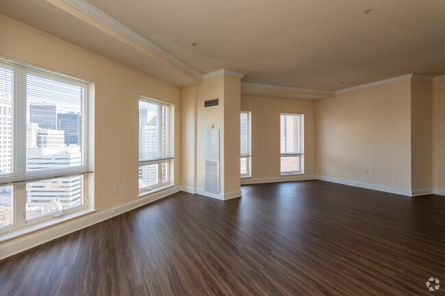 2BR, 2BA - 1,505SF - Living Room