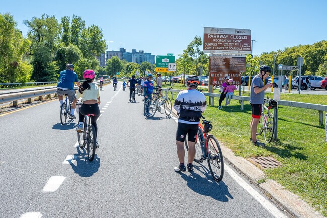 Bicycle Sundays in White Plains is very popular with families and people of all ages.